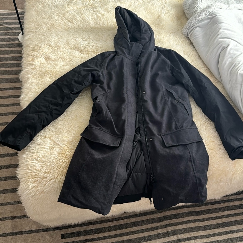 Rare lululemon winter jacket size 6